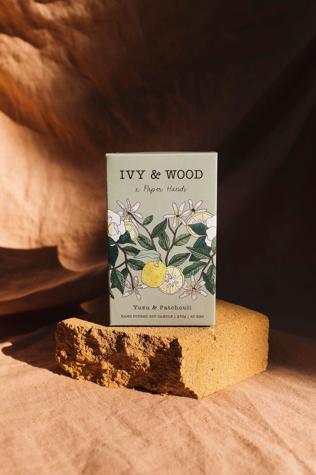 IVY & WOOD CANDLE